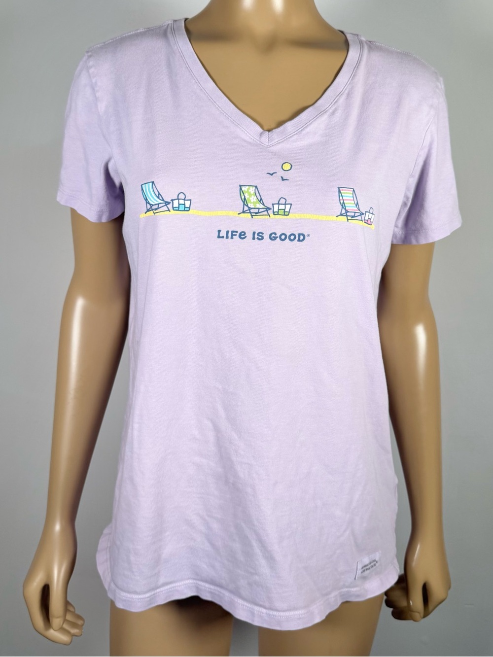Life Is Good Women’s Size Medium V-Neck Beach Chair Graphic Crusher Tee SS